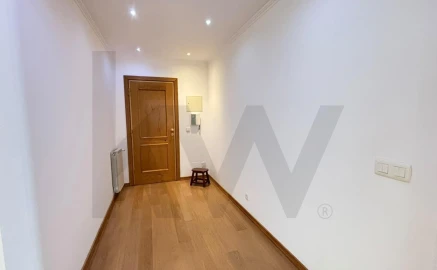 Apartamento T2 para Arrendamento em Campo de Ourique