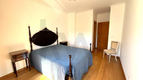 Apartamento T2 para Arrendamento em Campo de Ourique