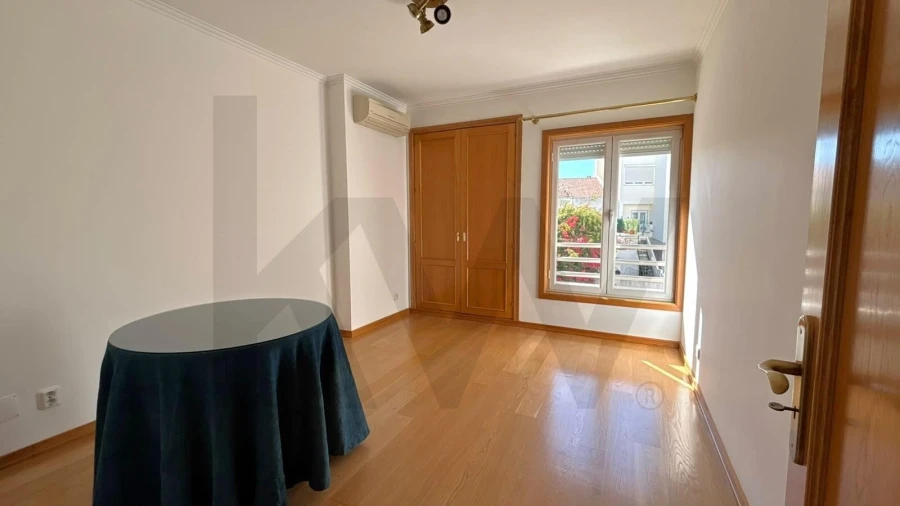 Apartamento T2 para Arrendamento em Campo de Ourique Foto 14