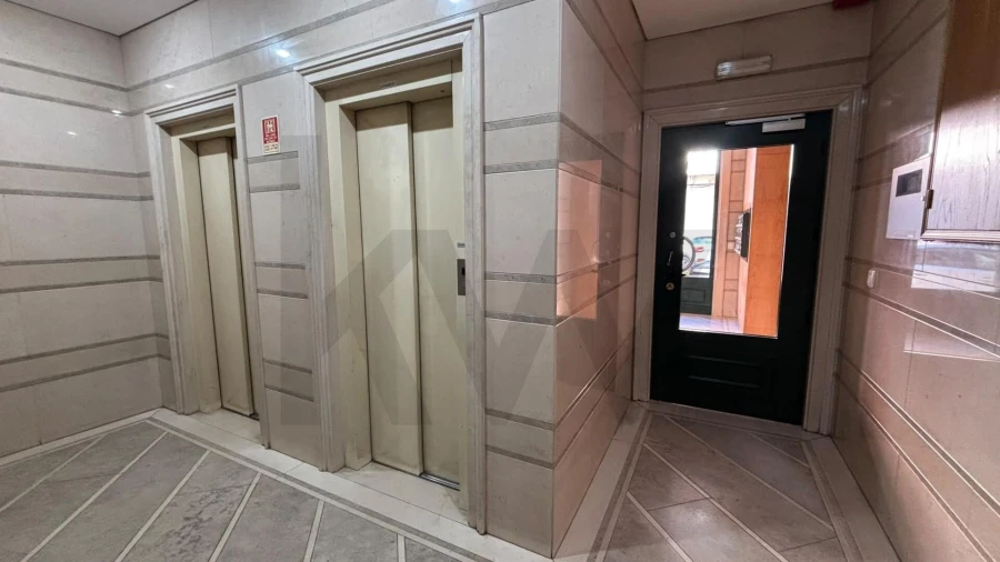 Apartamento T2 para Arrendamento em Campo de Ourique Foto 20