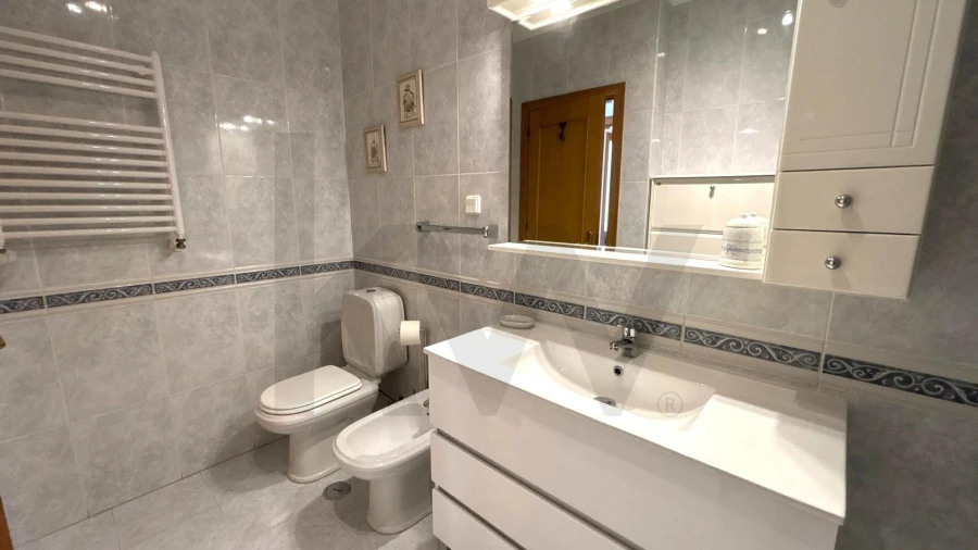 Apartamento T2 para Arrendamento em Campo de Ourique Foto 12