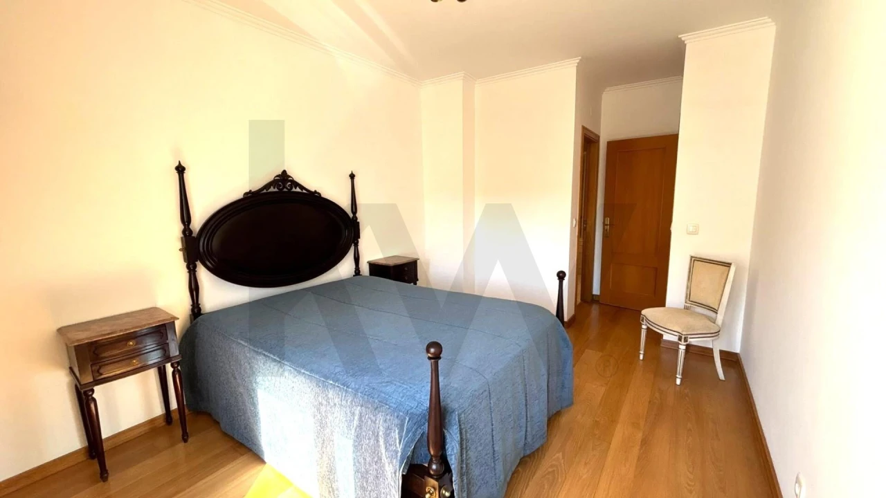 Apartamento T2 para Arrendamento em Campo de Ourique Foto 9