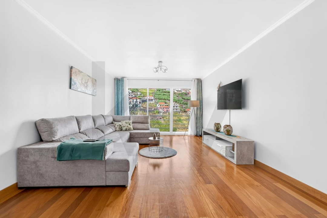 Apartamento T3 para Venda em Camara de Lobos Foto 2