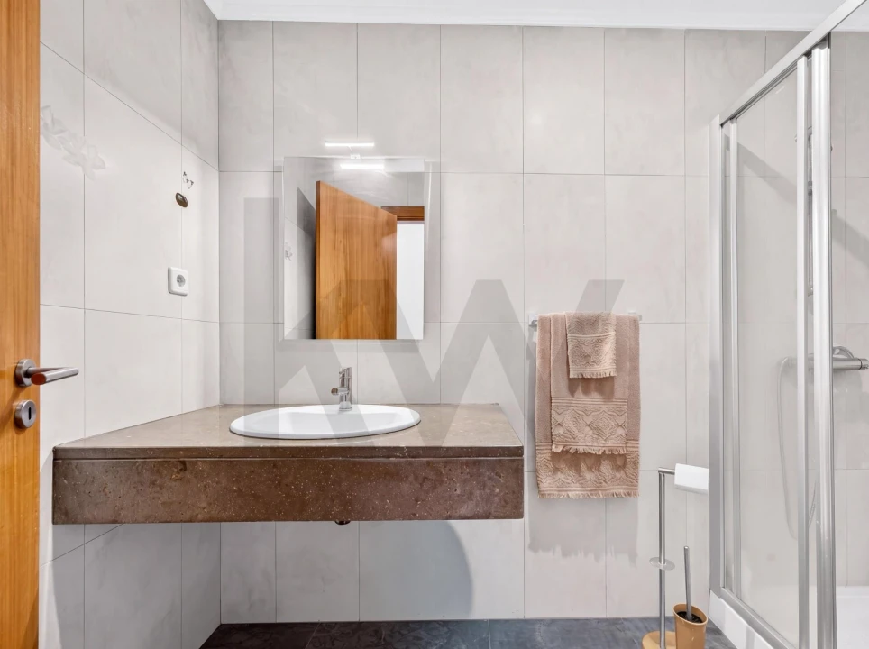 Apartamento T3 para Venda em Camara de Lobos Foto 9