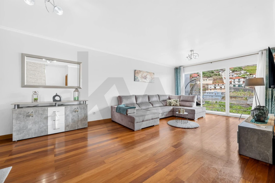 Apartamento T3 para Venda em Camara de Lobos Foto 3