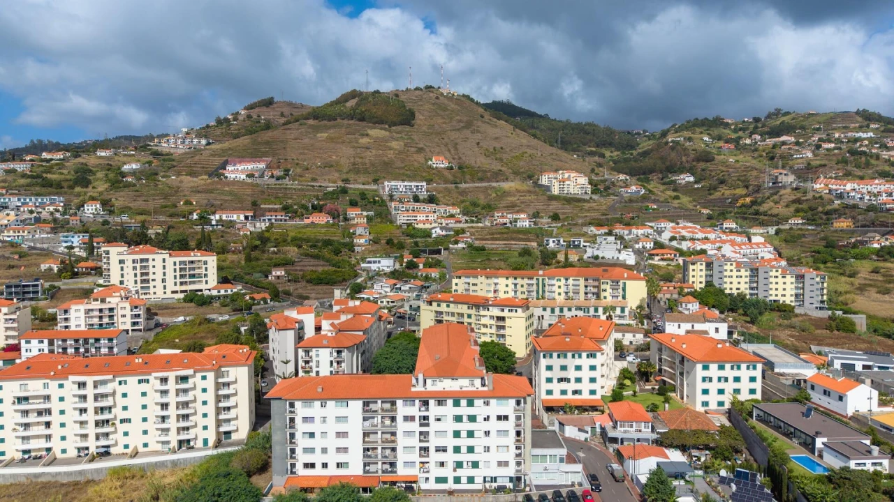 Apartamento T2 para Venda em Caniço Foto 37