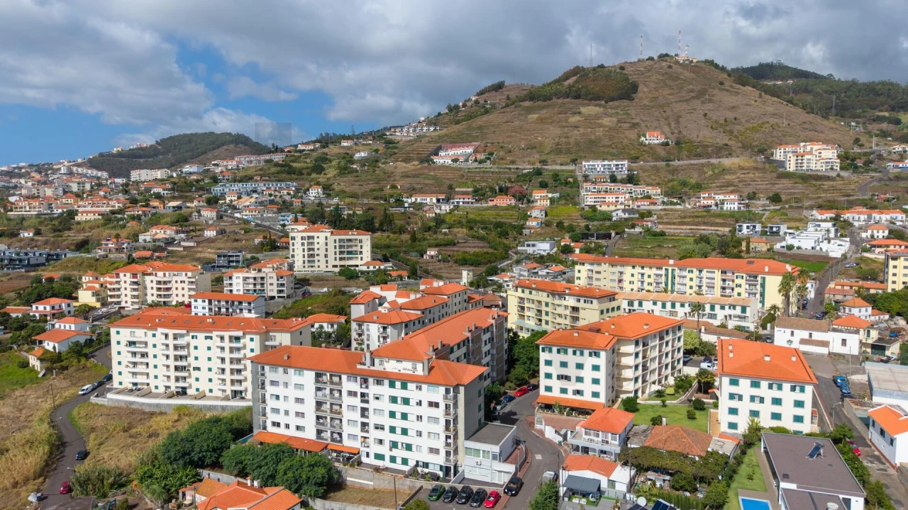 Apartamento T2 para Venda em Caniço Foto 36