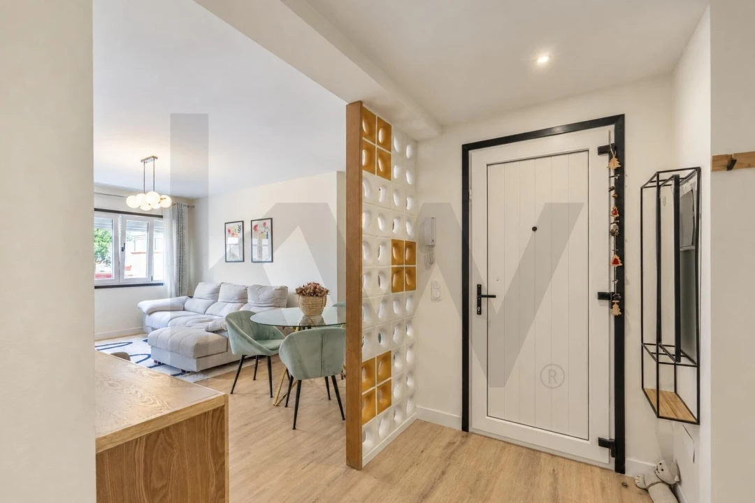 Apartamento T2 para Venda em Caniço Foto 7
