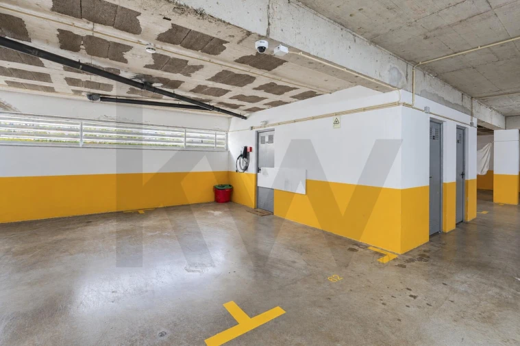 Apartamento T2 para Venda em Caniço Foto 31