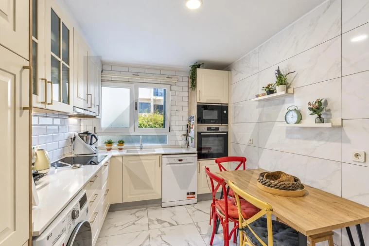 Apartamento T2 para Venda em Caniço Foto 12