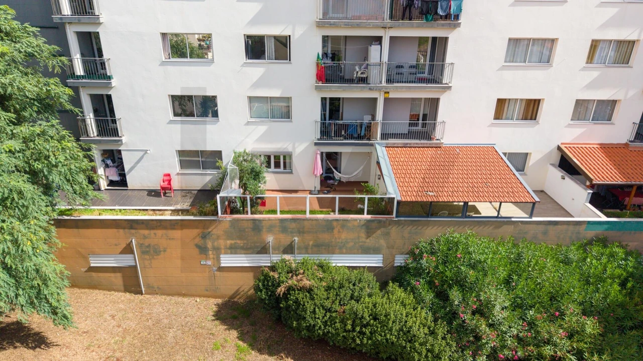 Apartamento T2 para Venda em Caniço Foto 40