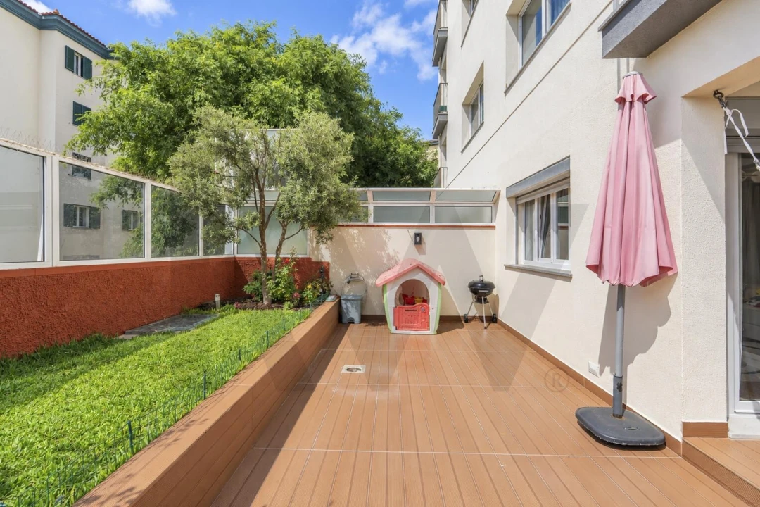 Apartamento T2 para Venda em Caniço Foto 26
