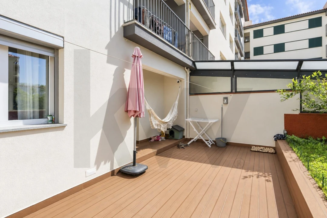 Apartamento T2 para Venda em Caniço Foto 28