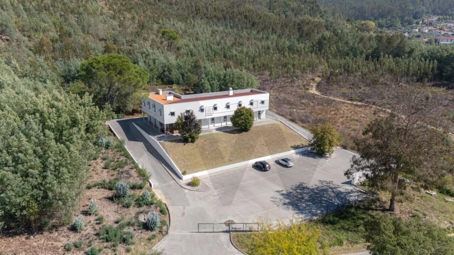 Moradia T8 para Venda em Vila Nova do Ceira Foto 41