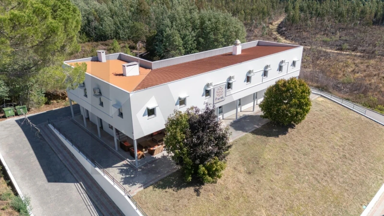 Moradia T8 para Venda em Vila Nova do Ceira Foto 1