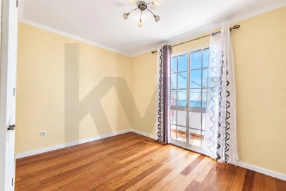 Apartamento T2 para Venda em Santa Cruz