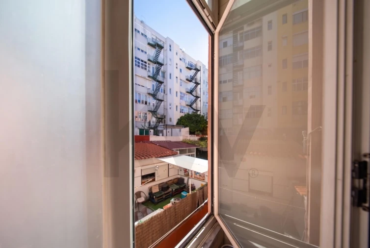 Apartamento T3 para Venda em Arroios Foto 3