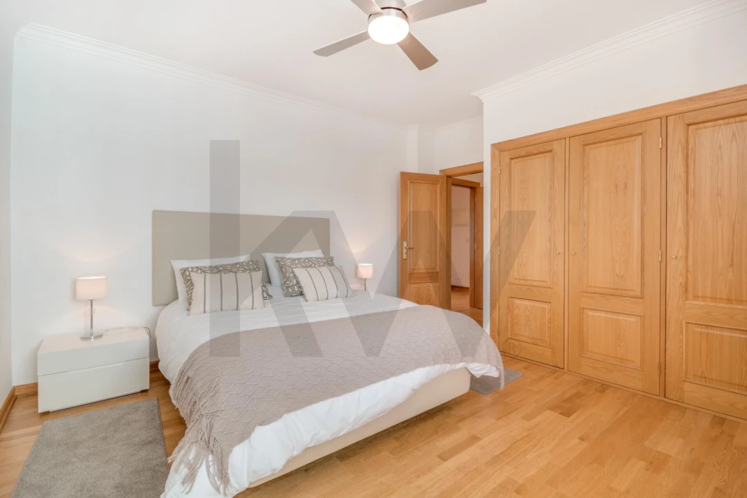 Apartamento T3 para Arrendamento em Alcabideche Foto 2