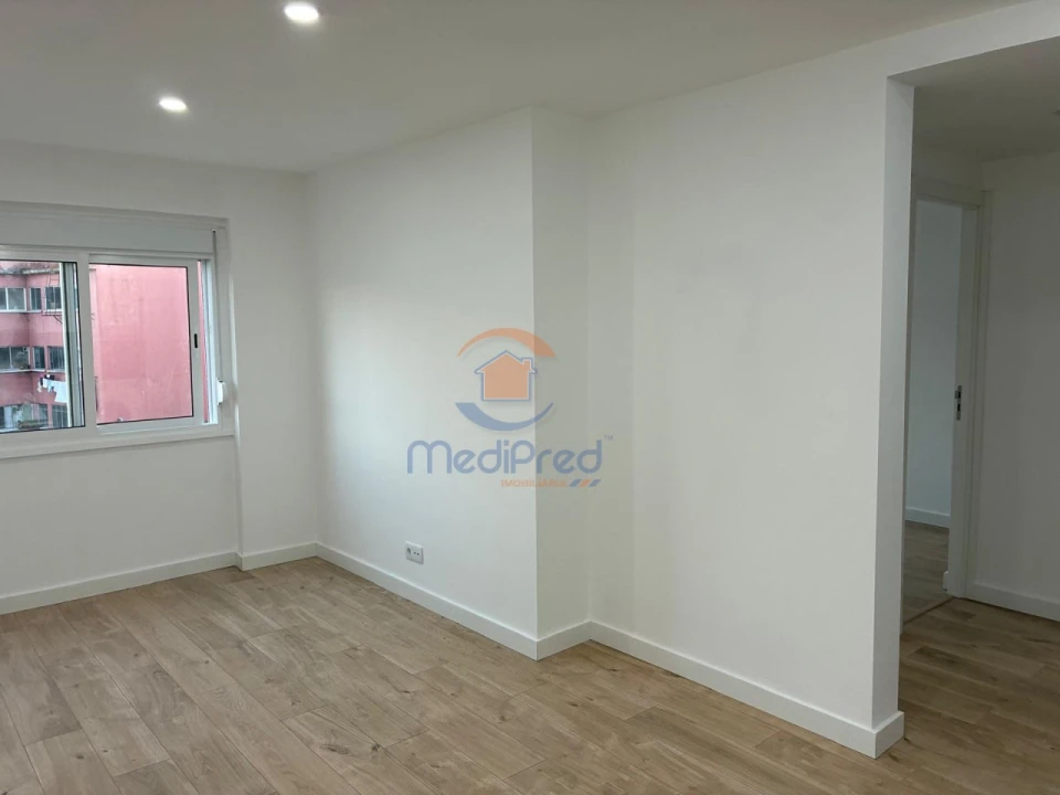 Apartamento T3 para Venda em Odivelas Foto 1