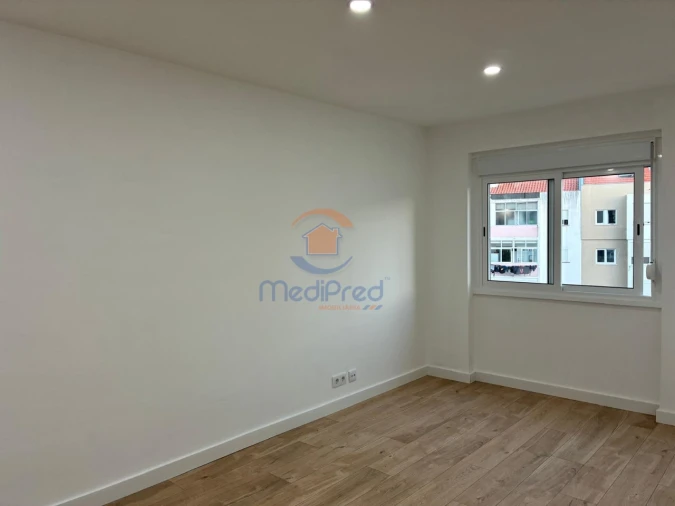 Apartamento T3 para Venda em Odivelas Foto 10
