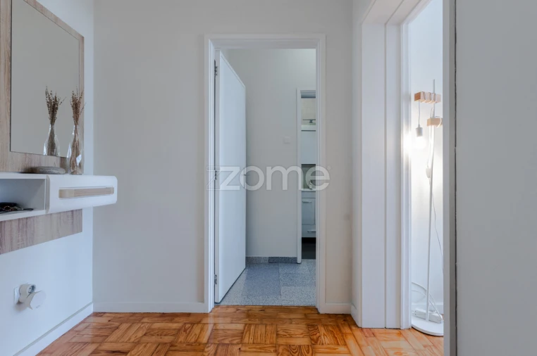 Apartamento T3 para Venda em Cedofeita, Santo Ildefonso, Sé, Miragaia, São Nicolau e Vitória Foto 4