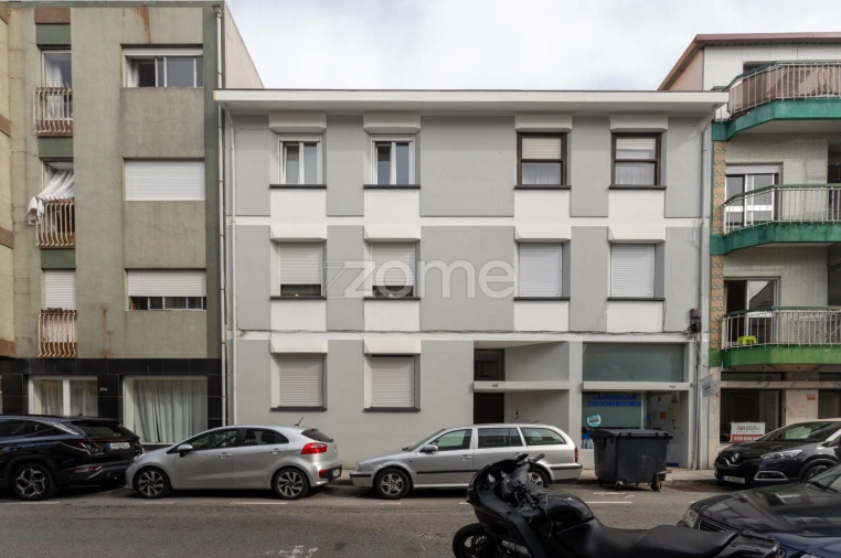 Apartamento T3 para Venda em Cedofeita, Santo Ildefonso, Sé, Miragaia, São Nicolau e Vitória Foto 2
