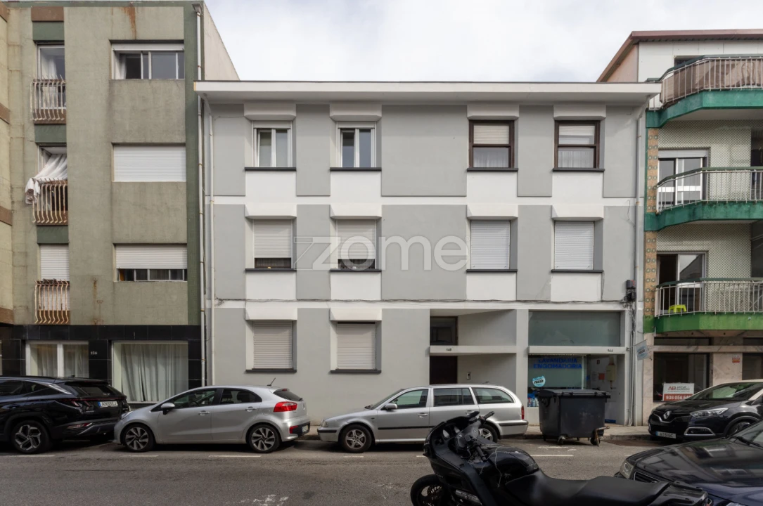 Apartamento T3 para Venda em Cedofeita, Santo Ildefonso, Sé, Miragaia, São Nicolau e Vitória Foto 2