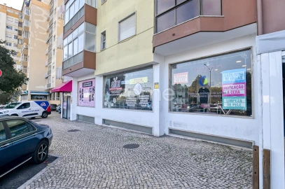 Negócio para Venda em Águas Livres