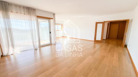 Apartamento T3 para Arrendamento em Carnaxide e Queijas