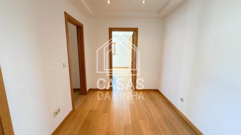 Apartamento T3 para Arrendamento em Carnaxide e Queijas