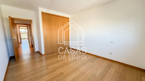 Apartamento T3 para Arrendamento em Carnaxide e Queijas