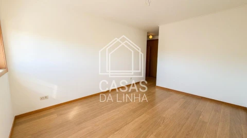Apartamento T3 para Arrendamento em Carnaxide e Queijas