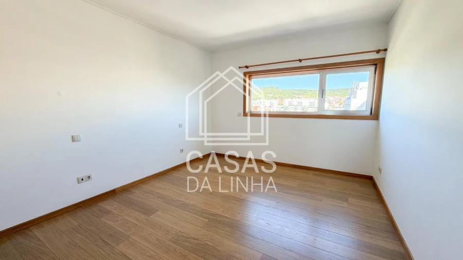 Apartamento T3 para Arrendamento em Carnaxide e Queijas Foto 17