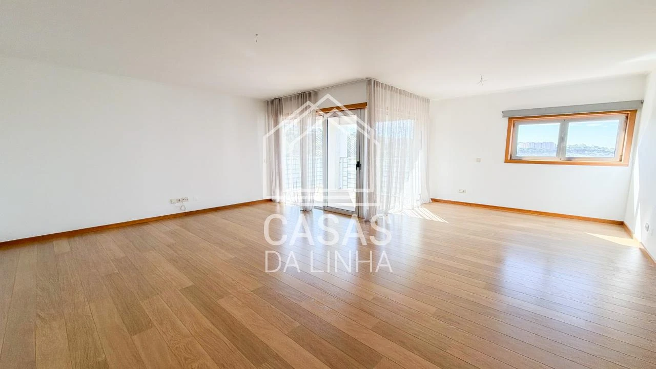 Apartamento T3 para Arrendamento em Carnaxide e Queijas Foto 1