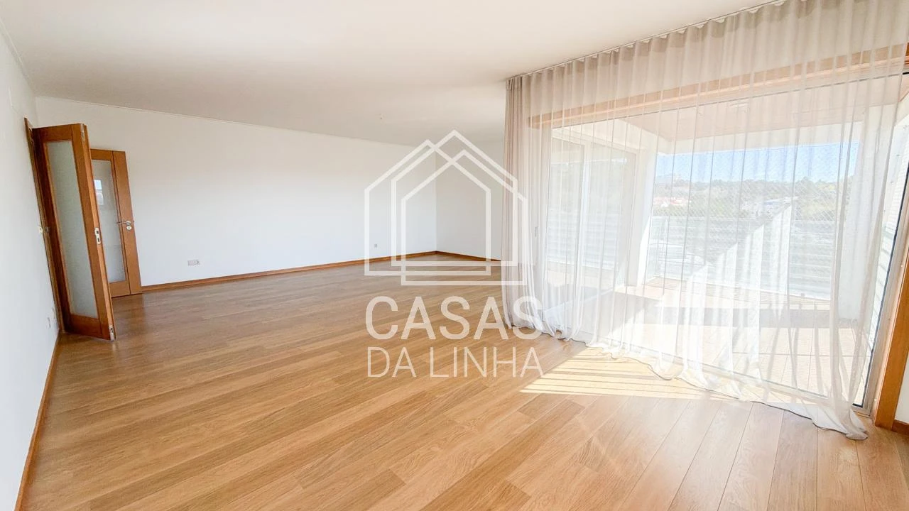 Apartamento T3 para Arrendamento em Carnaxide e Queijas Foto 4