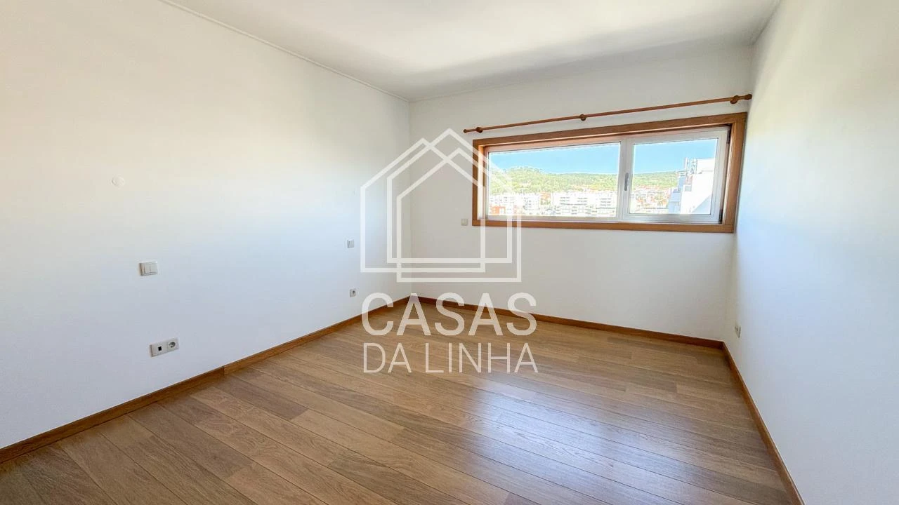 Apartamento T3 para Arrendamento em Carnaxide e Queijas Foto 17