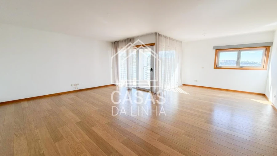 Apartamento T3 para Arrendamento em Carnaxide e Queijas