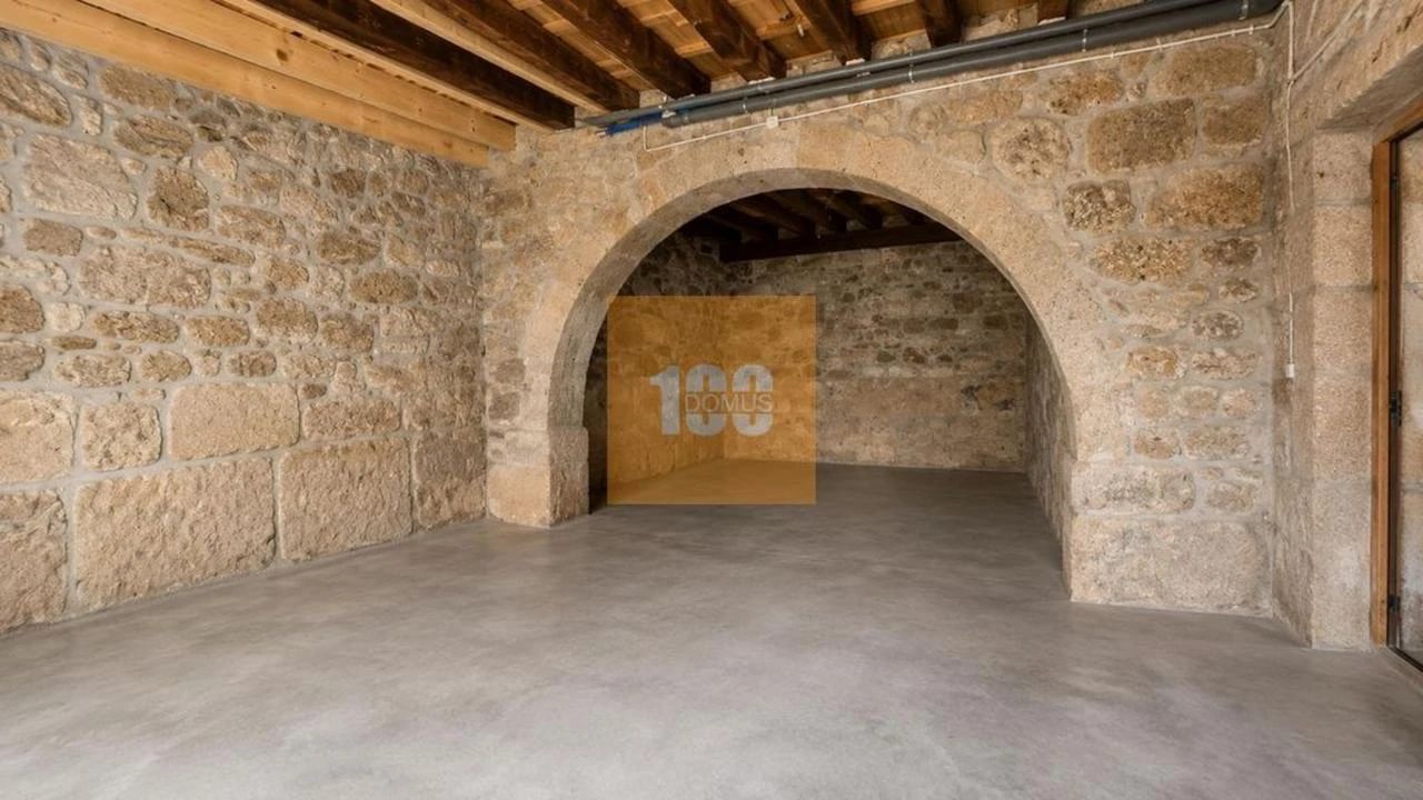 Negócio para Arrendamento em Cedofeita, Santo Ildefonso, Sé, Miragaia, São Nicolau e Vitória Foto 12