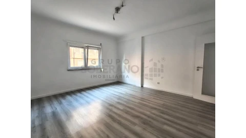 Apartamento T3 para Venda em Quinta do Conde
