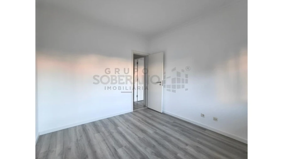 Apartamento T3 para Venda em Quinta do Conde Foto 2