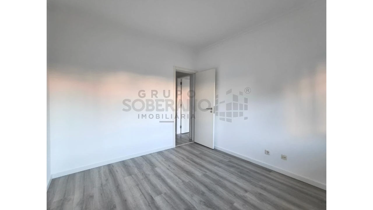 Apartamento T3 para Venda em Quinta do Conde Foto 2