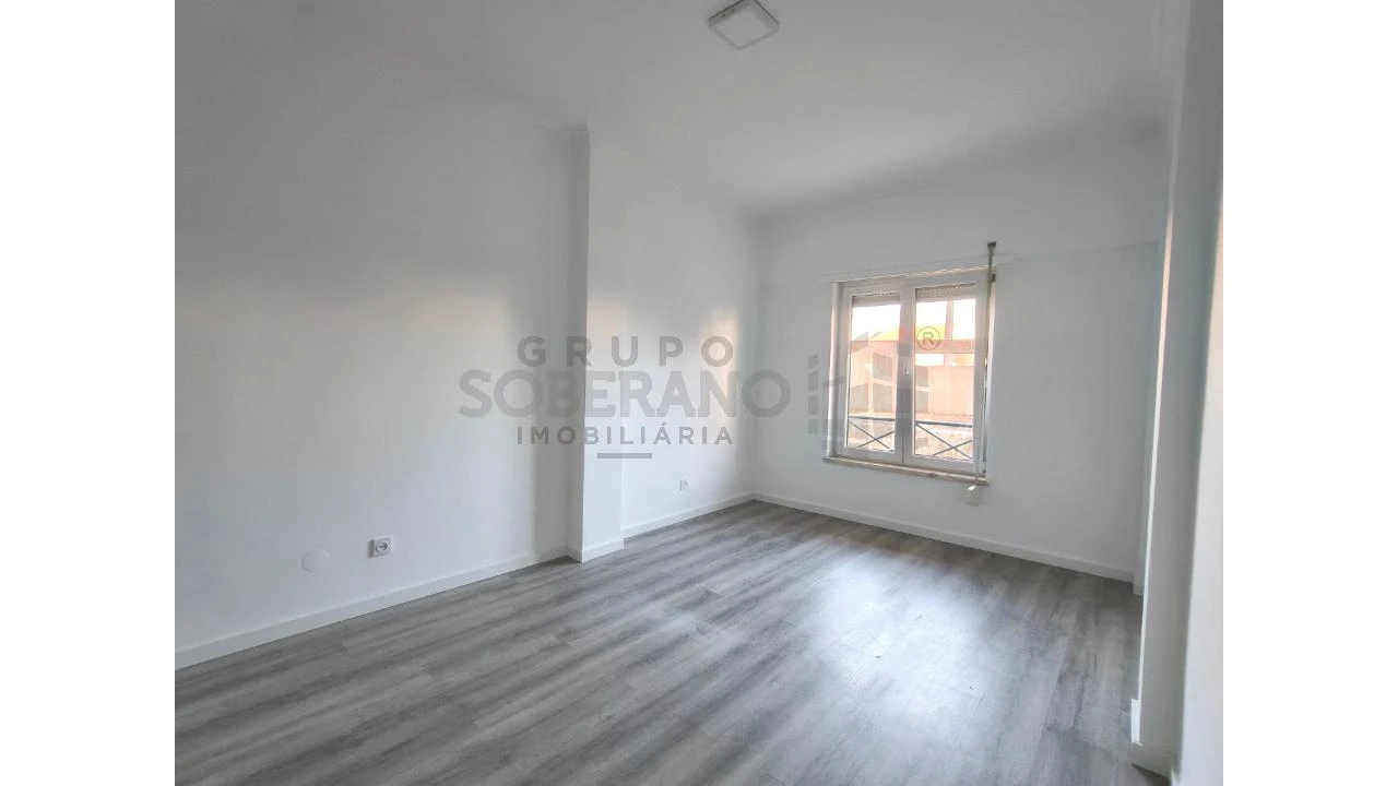 Apartamento T3 para Venda em Quinta do Conde Foto 4