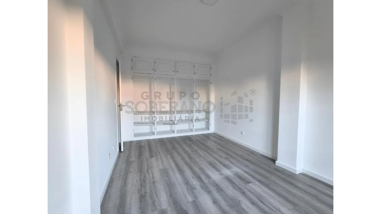 Apartamento T3 para Venda em Quinta do Conde Foto 5