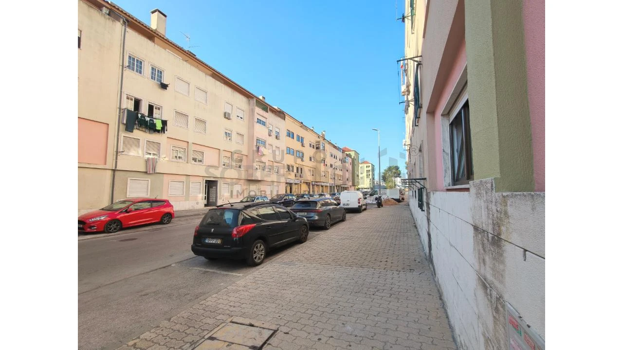 Apartamento T3 para Venda em Quinta do Conde Foto 17