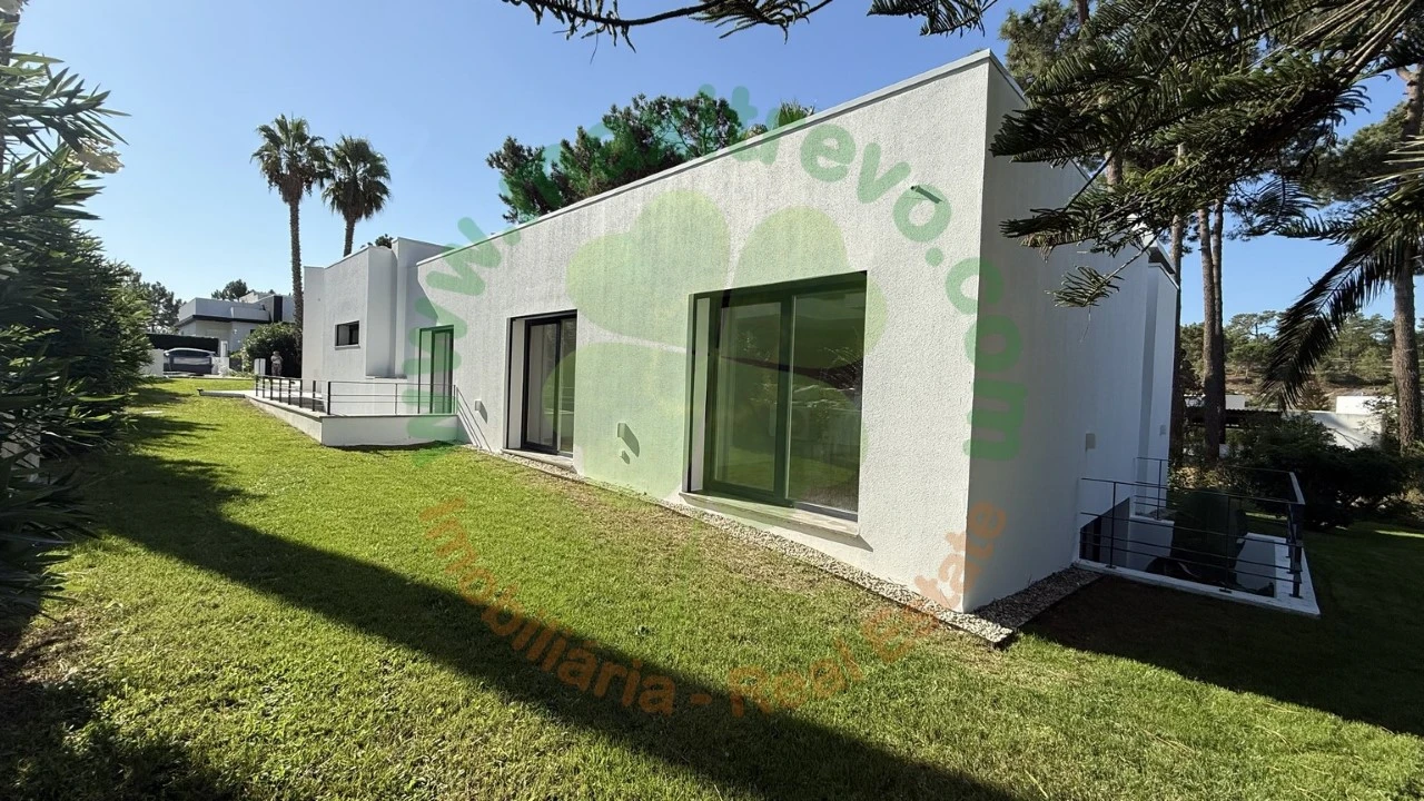 Moradia T5 para Venda em Charneca de Caparica e Sobreda Foto 46