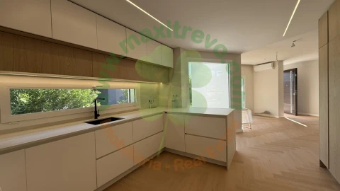 Moradia T5 para Venda em Charneca de Caparica e Sobreda