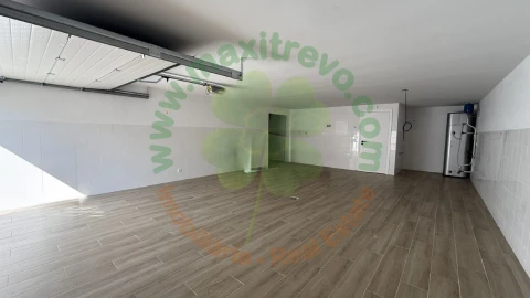 Moradia T5 para Venda em Charneca de Caparica e Sobreda