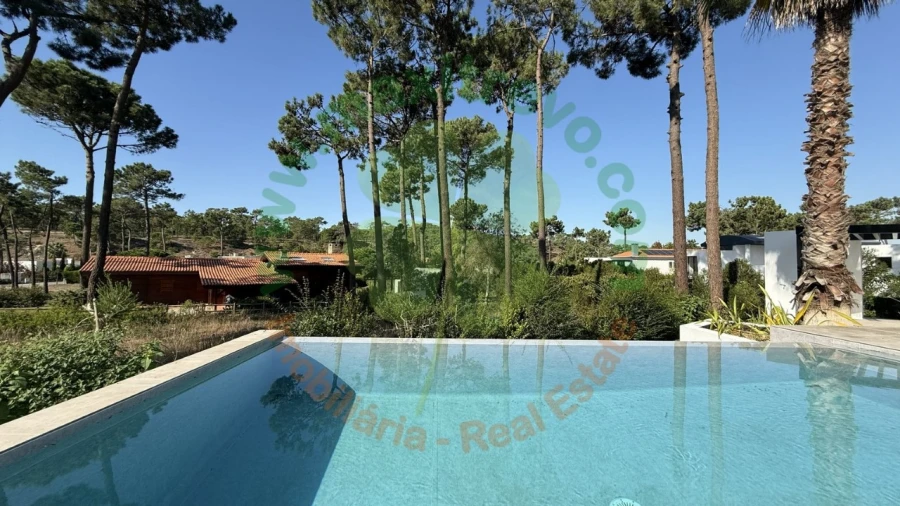 Moradia T5 para Venda em Charneca de Caparica e Sobreda Foto 7
