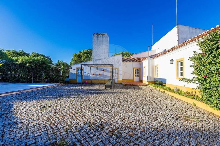 Moradia T6 para Venda em Monforte Foto 19