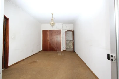 Apartamento T2 para Venda em Benfica